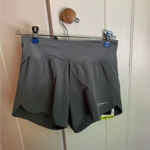 Nike Gray Athletic Shorts with Relaxed Fit and Technical Fabric